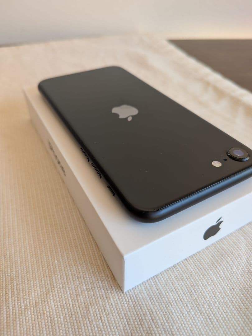 iPhoneSE 第2世代　ブラック　本体　128GB