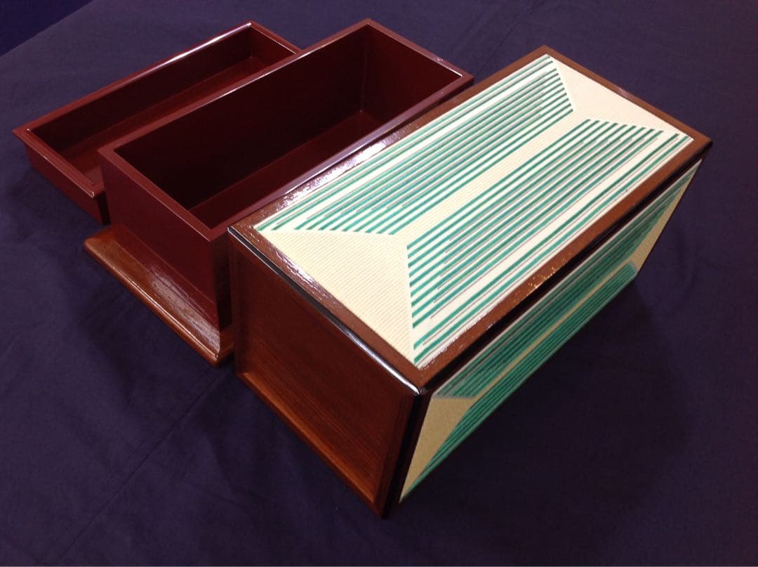 木工品・飾り筥　翠　渕 日本工芸会・正会員 森　康次先生の作品です。