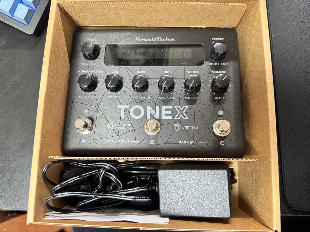 ギター TONEX pedal Amplitude IK multimedia
