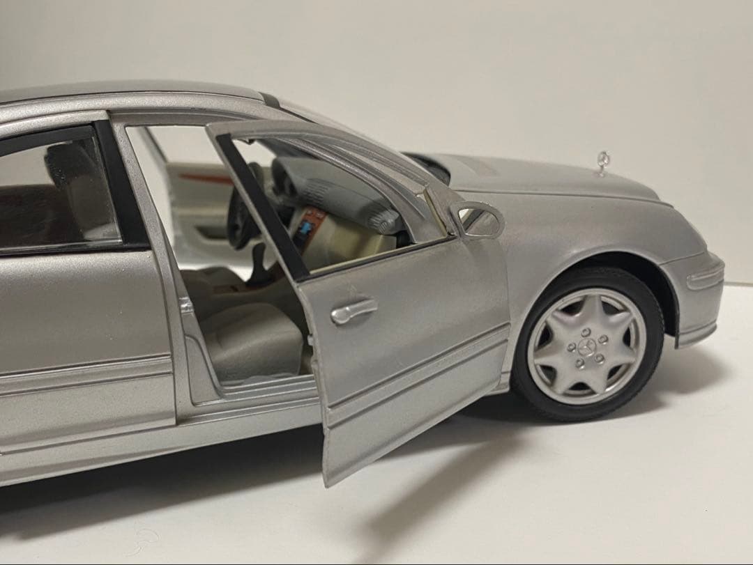 レア！美品1/18 ベンツ　C200 アヴァンギャルド　AMG シルバー　最安値