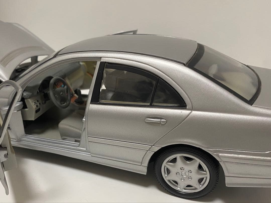 レア！美品1/18 ベンツ　C200 アヴァンギャルド　AMG シルバー　最安値