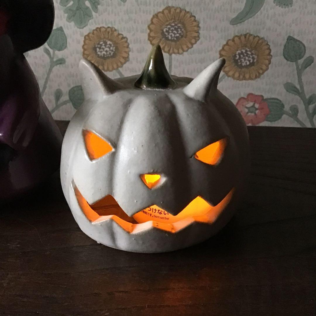 クロ魔女猫　パープル　^(｀∇´)^ ハロウィン　※白猫ランタン付き(訳あり)