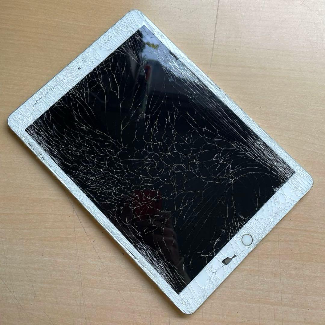 iPad 第8世代　A2270　Wi-Fiモデル　シルバー　32GB ジャンク品