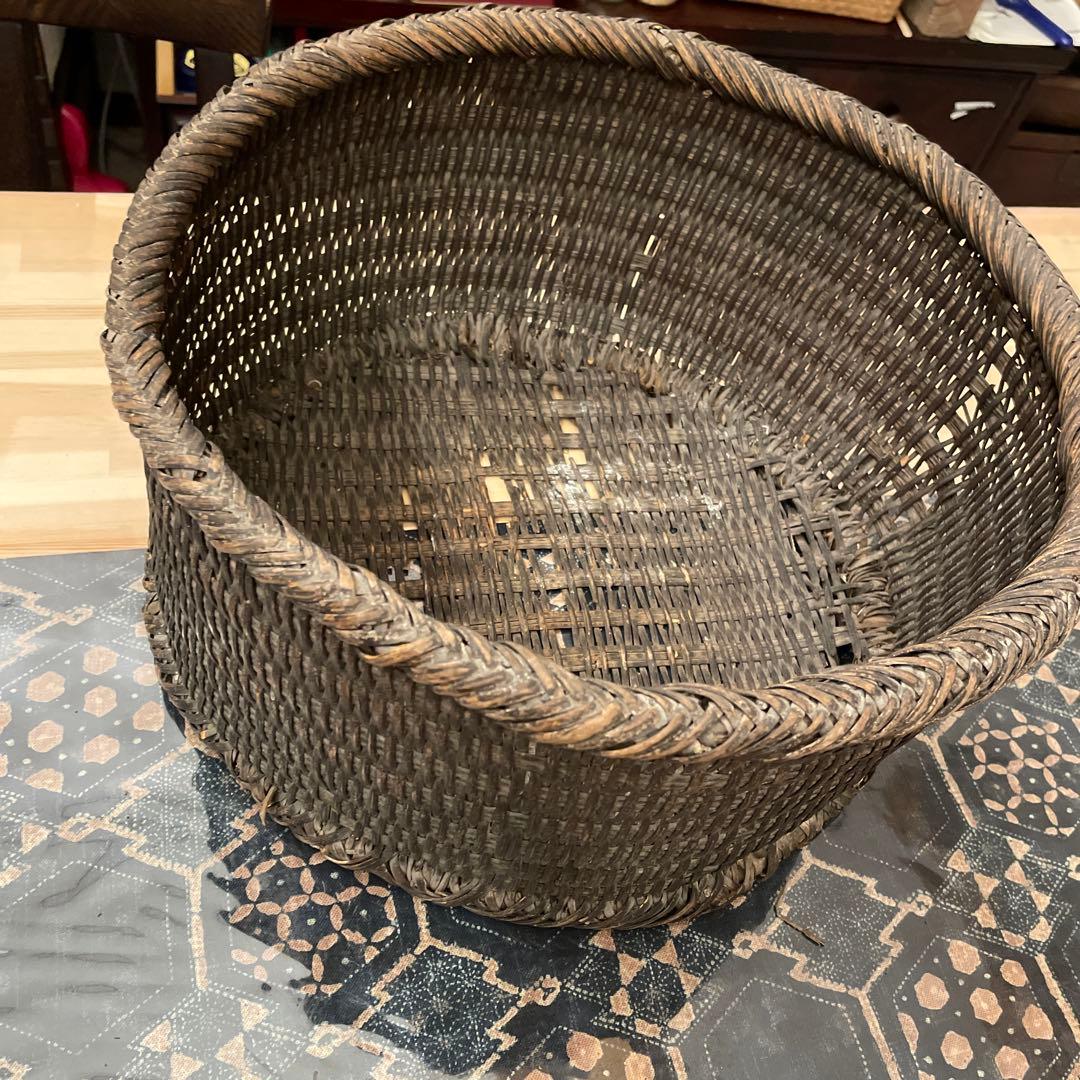 竹かご、、古い物