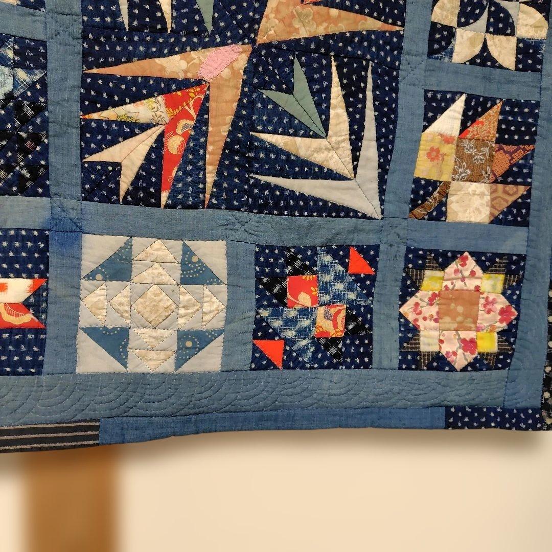 絣、着物生地　レトロ布のタペストリー　100センチ×100センチ