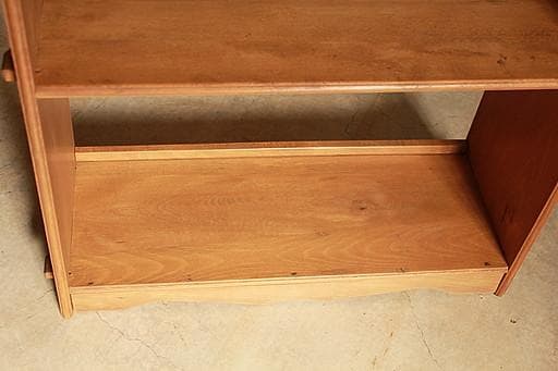 古い小ぶりな木製の収納棚　4段　本棚　食器棚　オープンラック　古家具　古道具