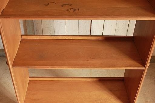 古い小ぶりな木製の収納棚　4段　本棚　食器棚　オープンラック　古家具　古道具