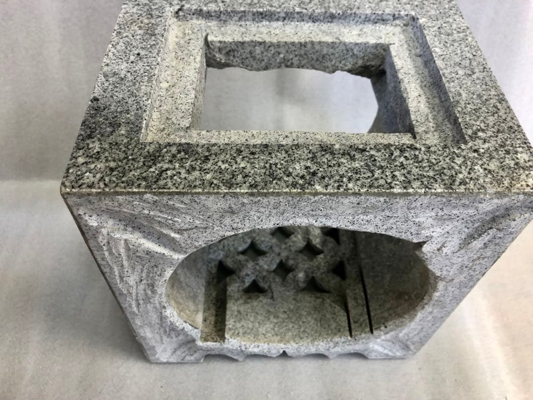 【石灯籠 火袋 一個】 透かし彫り 庭園灯 部品 ガーデニング