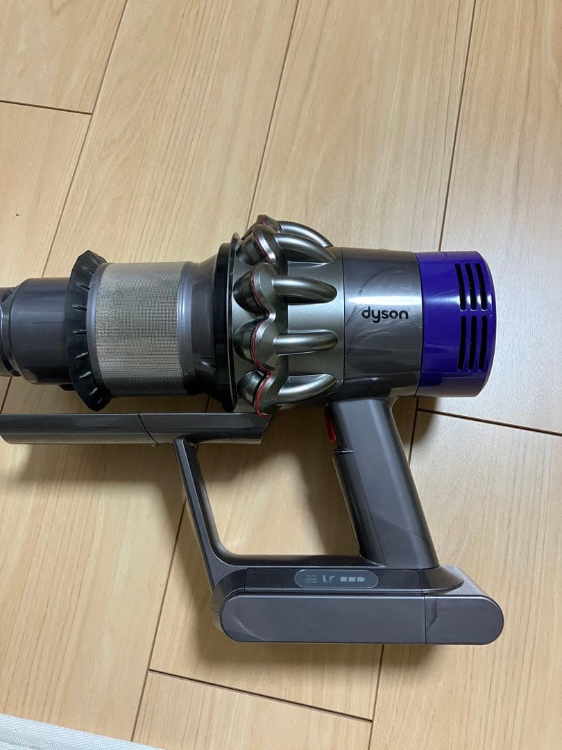 Dyson cyclone v10 fluffy ジャンク　掃除機　正規品