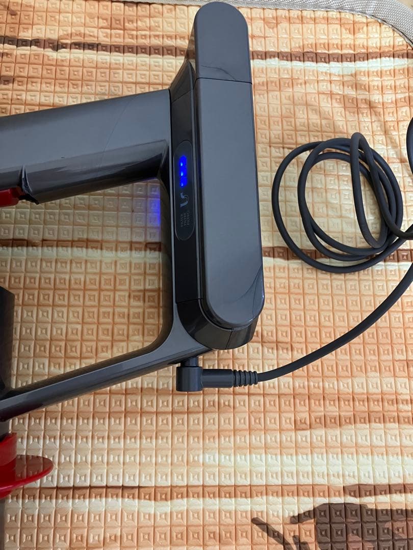 Dyson cyclone v10 fluffy ジャンク　掃除機　正規品