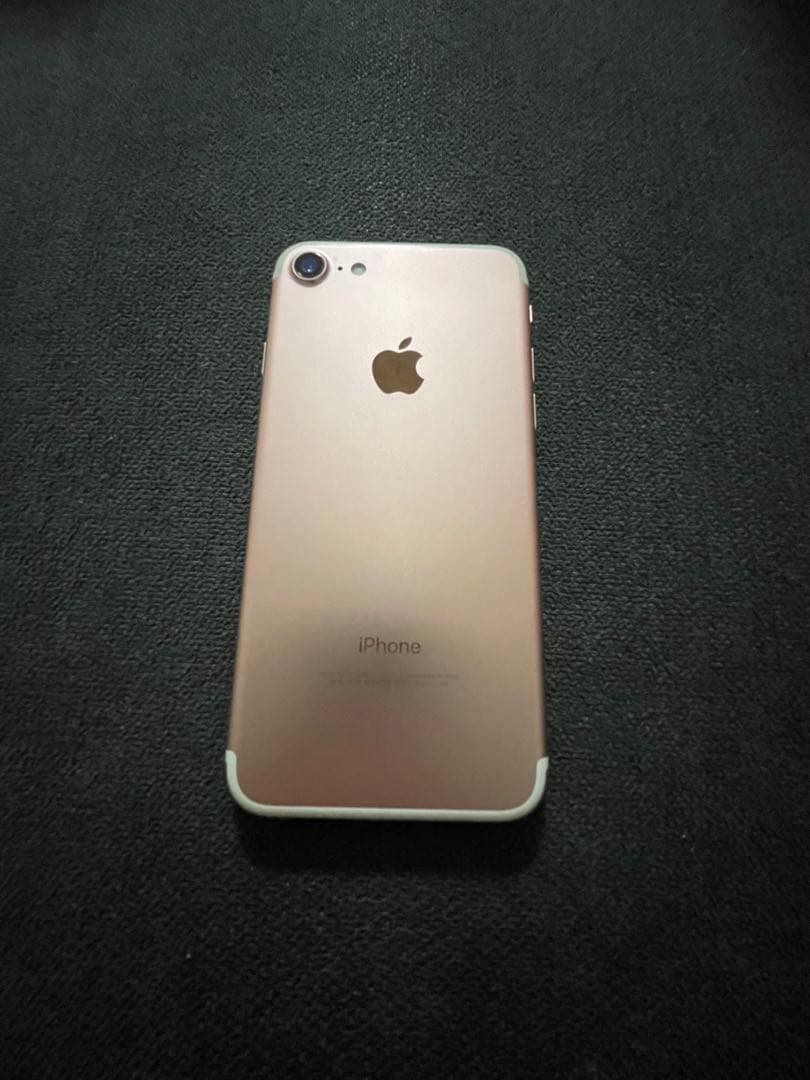 c*s様 Apple iPhone 7 128GB simフリー　美品　完動品
