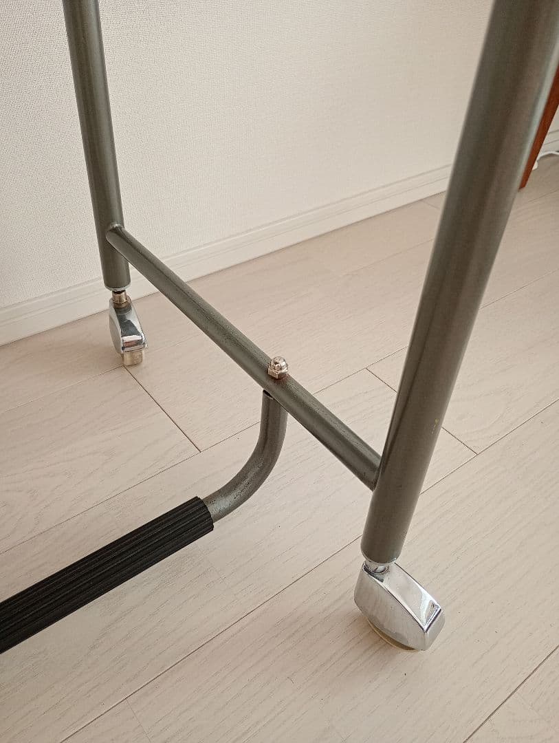 デンマーク　北欧　ヴィンテージ　キャスター付きデスク