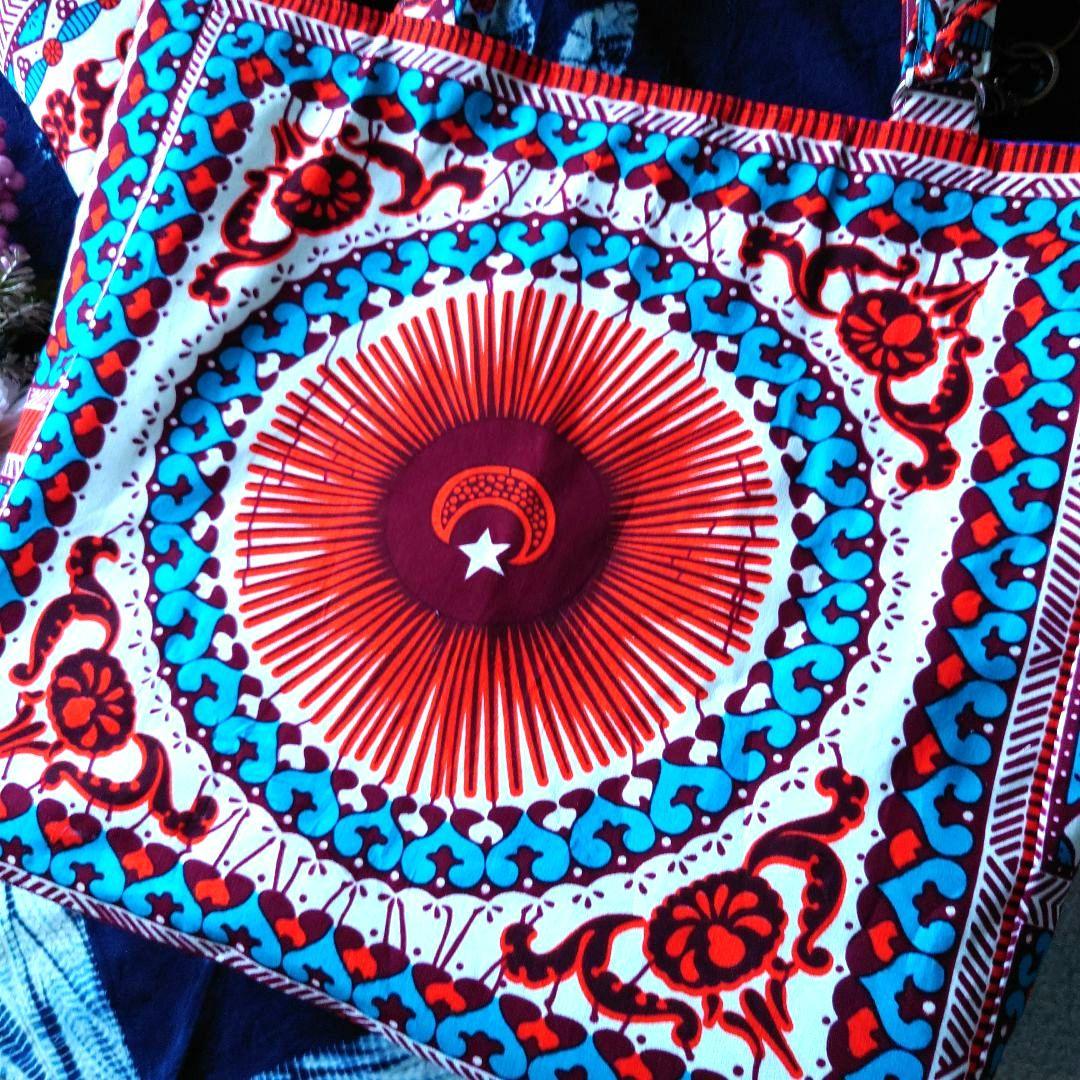 アフリカ布シリーズ　トートバッグ　BIGsize　ハンドメイド　サブバッグ付き