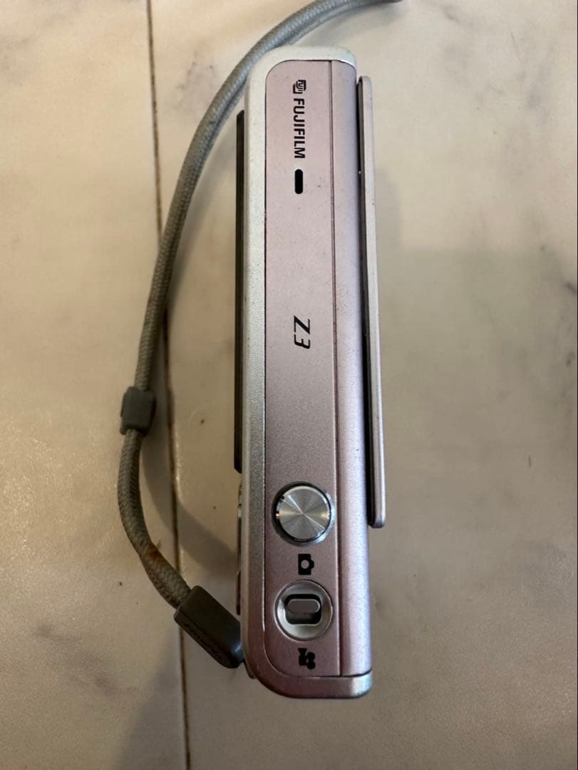 FUJIFILM　FinePix Z3 デジタルカメラ