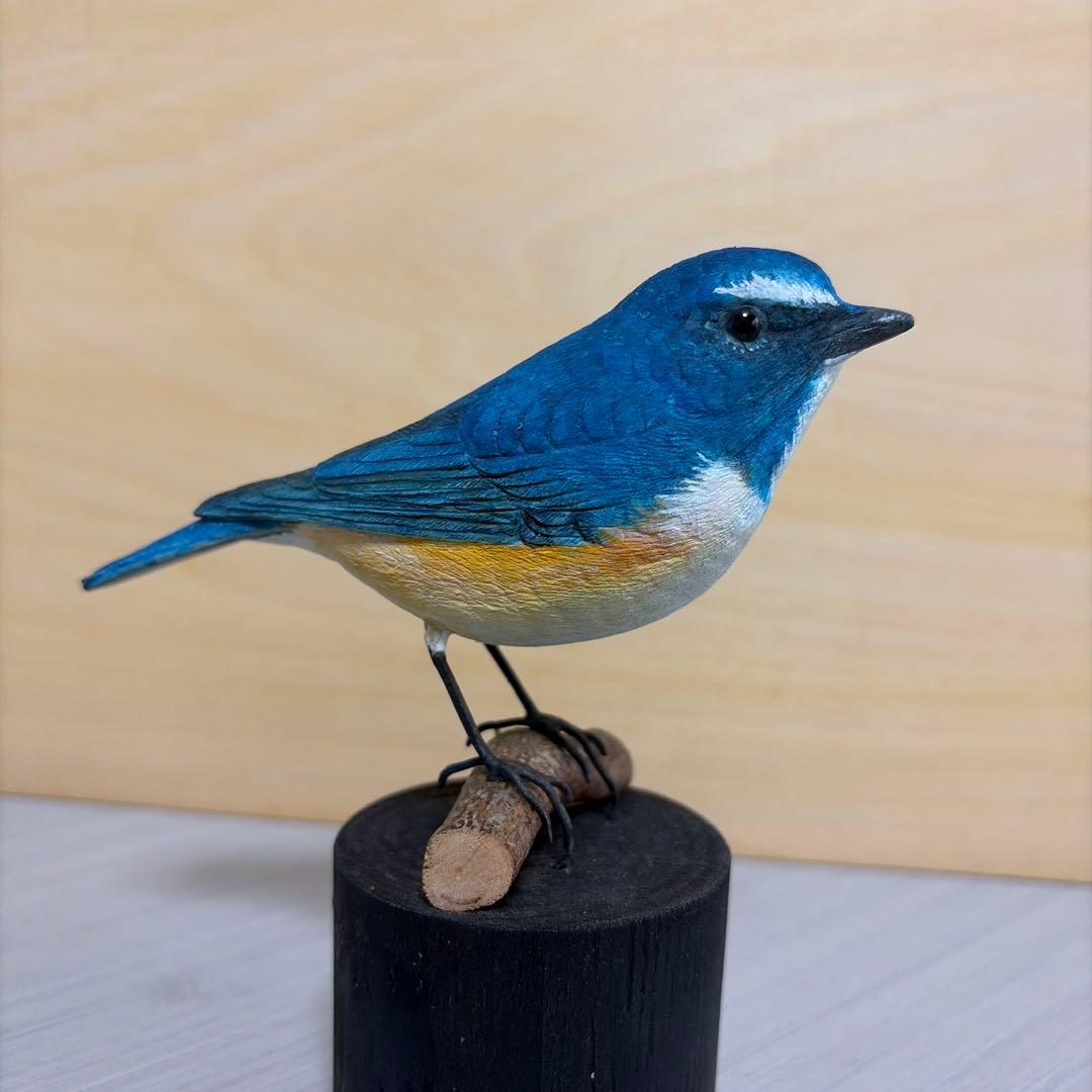 精密バードカービング　野鳥ルリビタキ　手彫り　木彫り　ハンドメイド　一点物