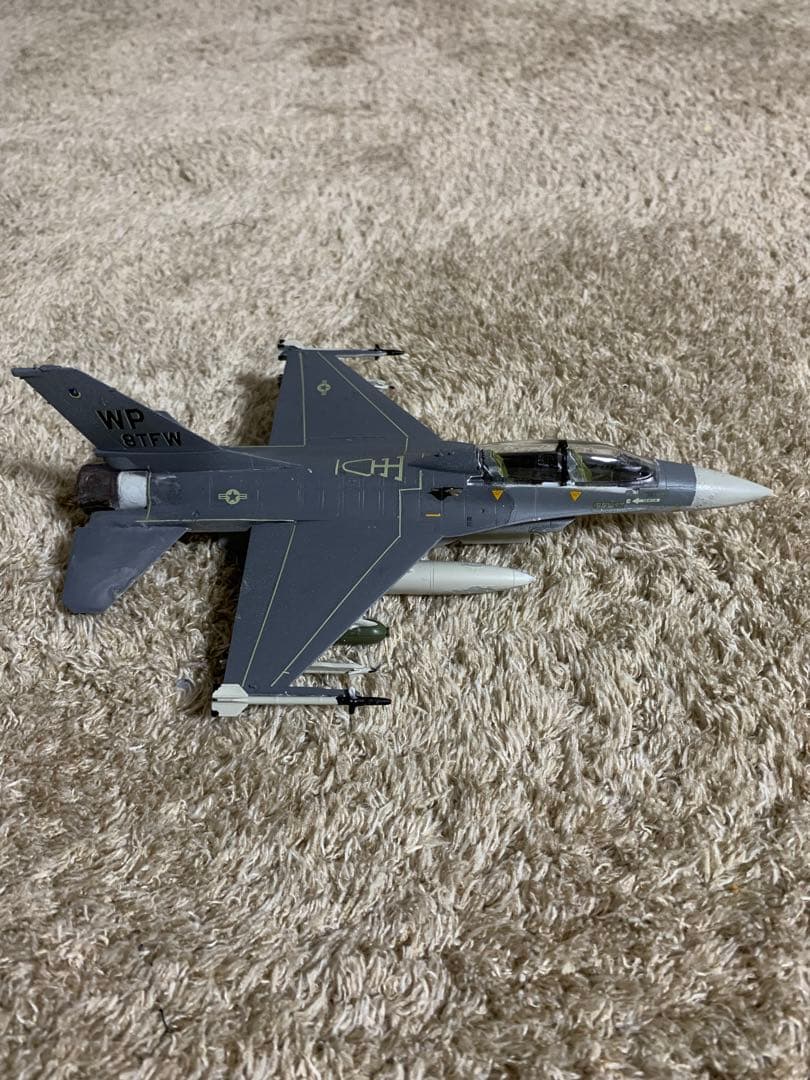 Fー16AとFー16B PLUS ファイティング ファルコンのセット売り