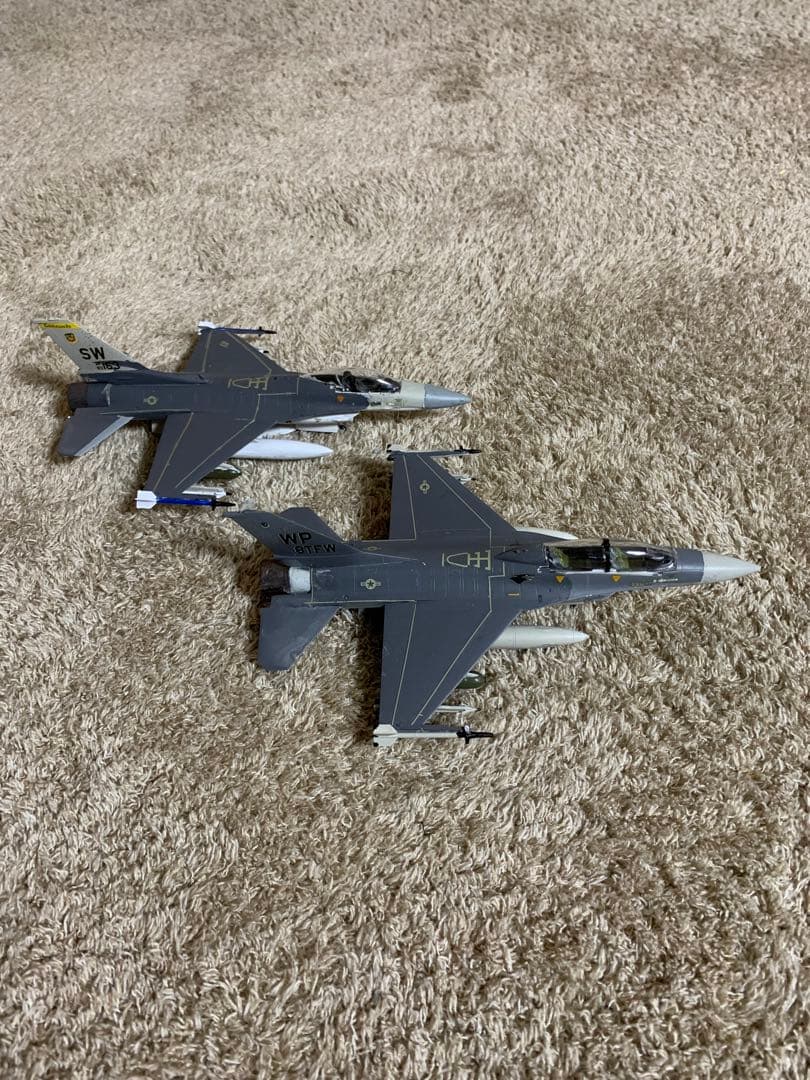 Fー16AとFー16B PLUS ファイティング ファルコンのセット売り