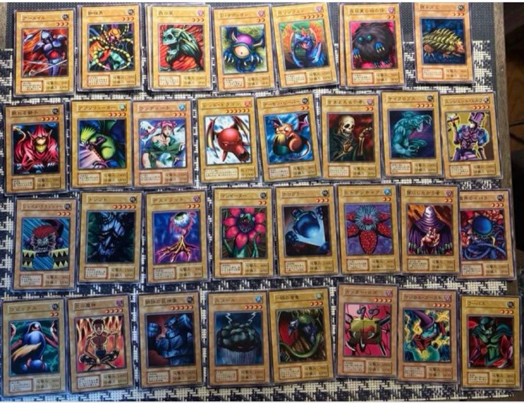 遊戯王 初期 美品　ノーマル 当時物　約285枚 引退品　大量