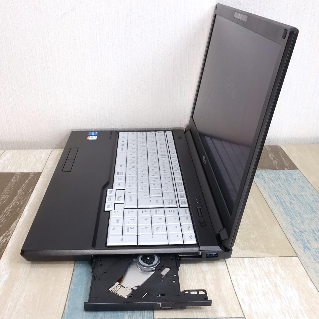 美品で神速の２０２２年製✨１２世代コアｉ５に超高速新品ＳＳＤ１ＴＢ＆大容量メモリ