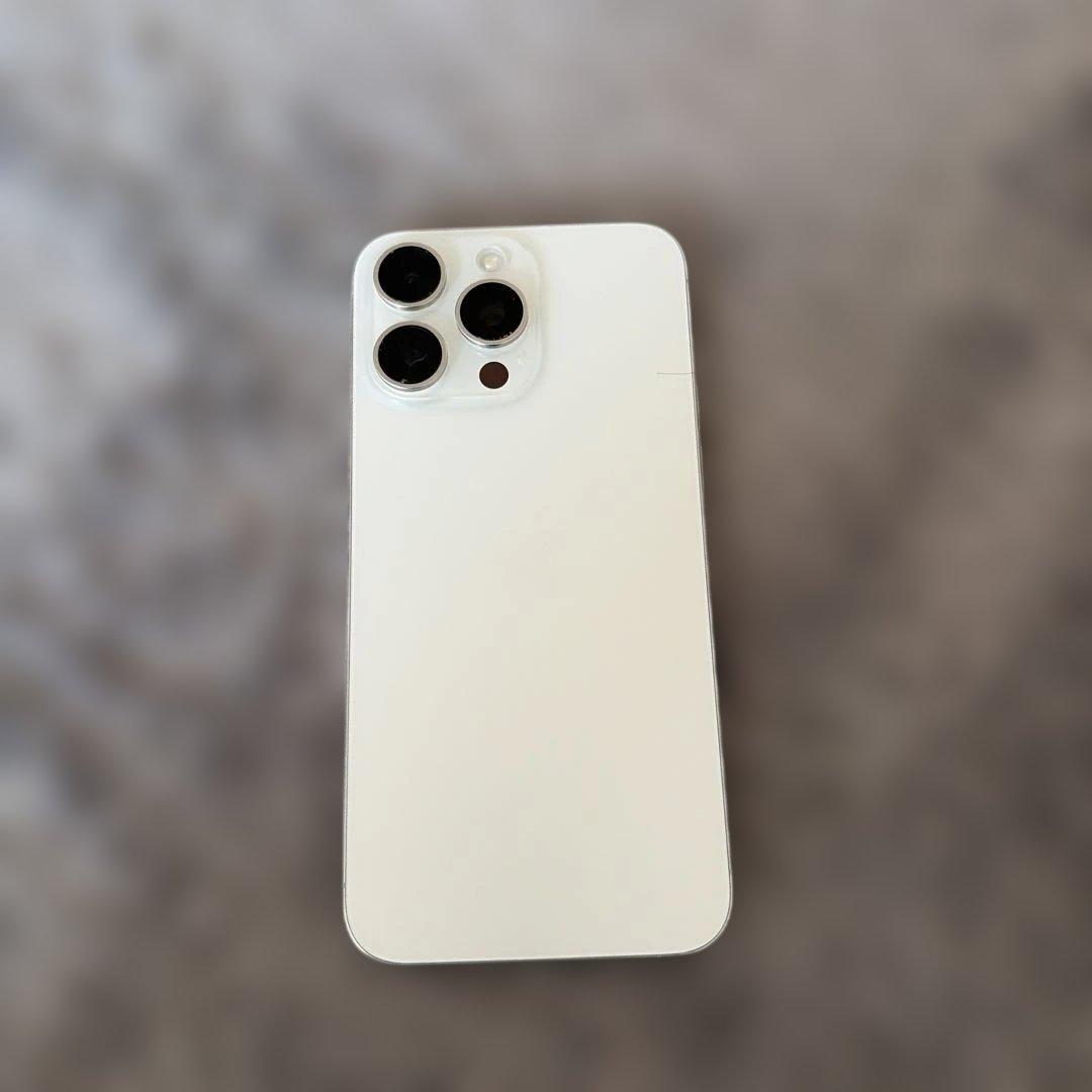 iPhone15promax ホワイトチタニウム