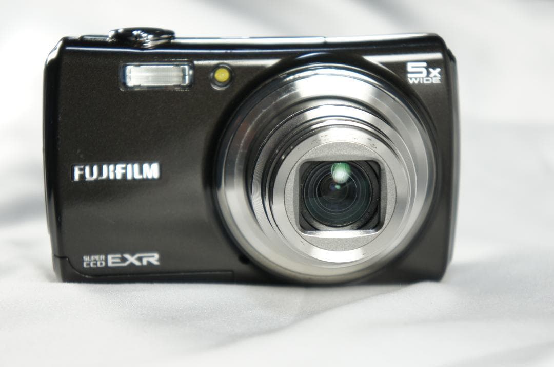 FUJIFILM FinePix F200EXR ［ブラック］