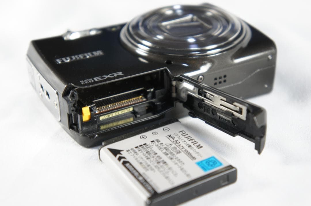 FUJIFILM FinePix F200EXR ［ブラック］