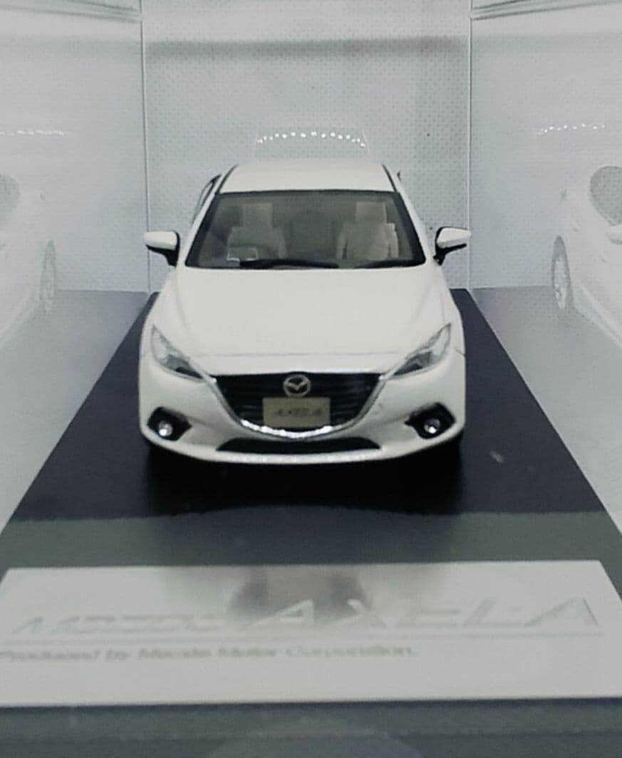 《MAZDAアクセラ》メーカー特注1/43【超レアカラー】新品パールホワイト