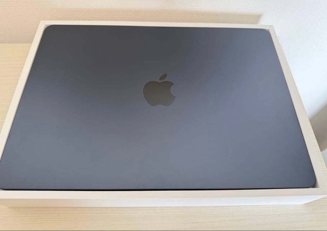 【極美品】MacBookAir M2 13インチ/メモリ16GB/256GB