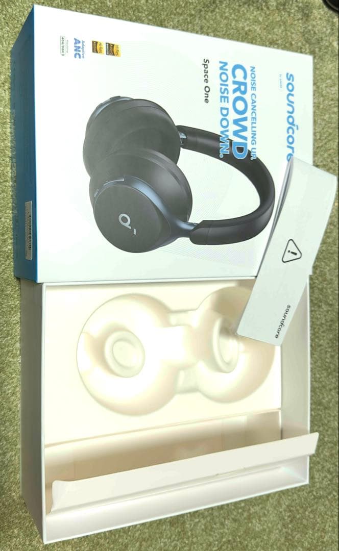 ヘッドホン soundcore space one
