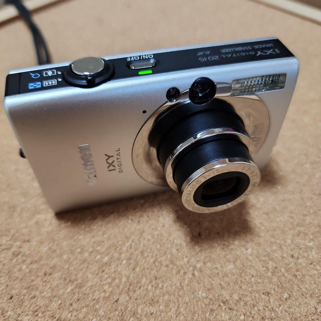 Canon（IXy8.0メガピクセル　シルバー