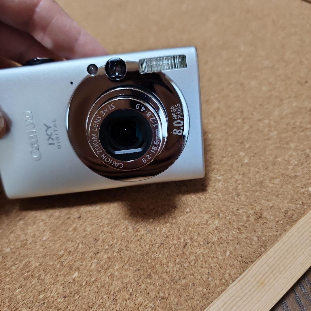Canon（IXy8.0メガピクセル　シルバー