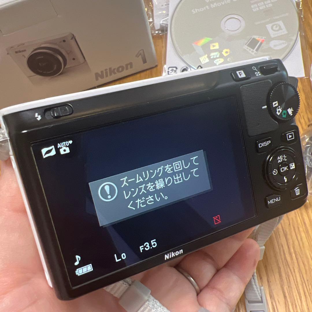 Nikon 1 J1 ホワイト 標準レンズ付き　ジャンク？