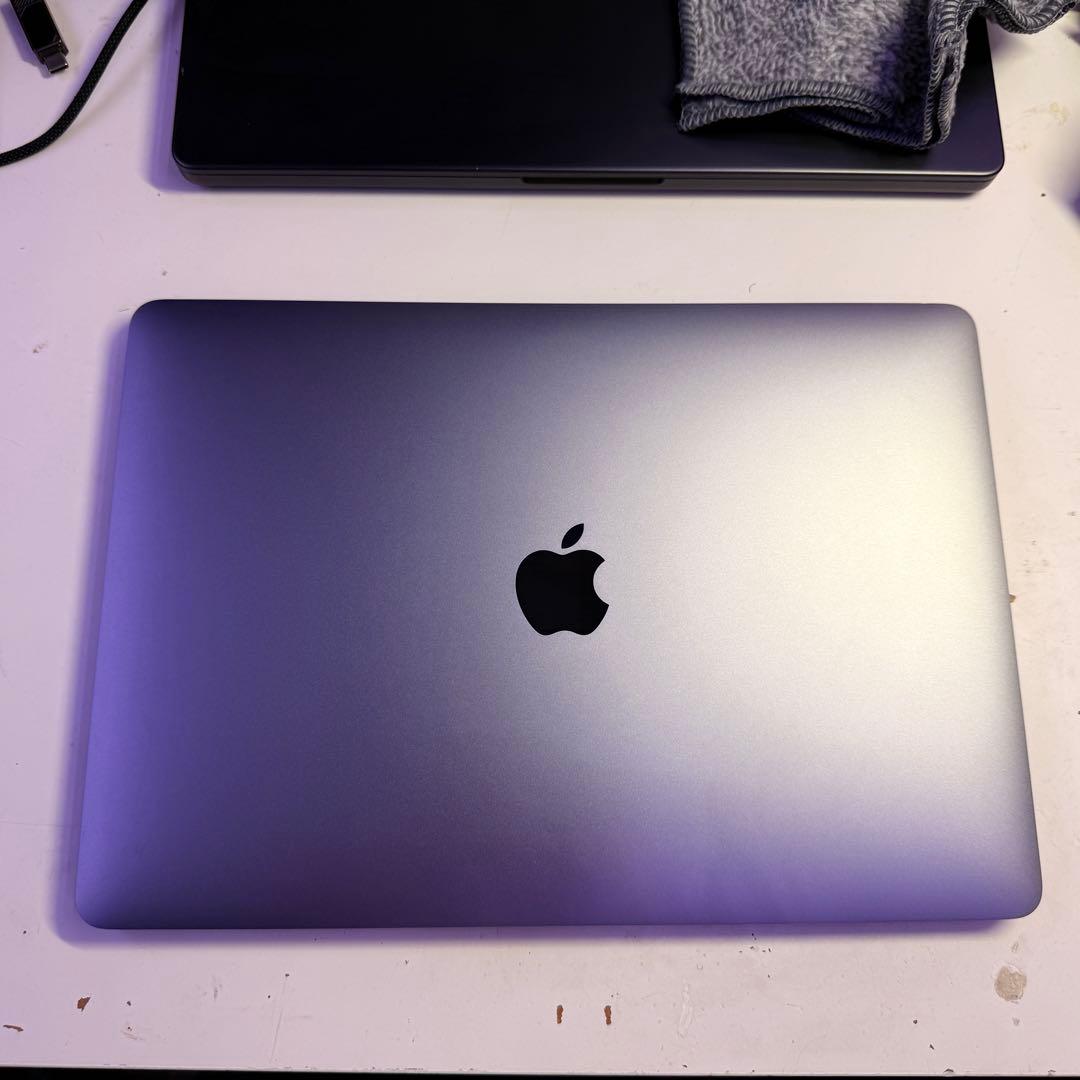 MacBookPro 2020 i7 メモリ32GB/512GB 新品同様品