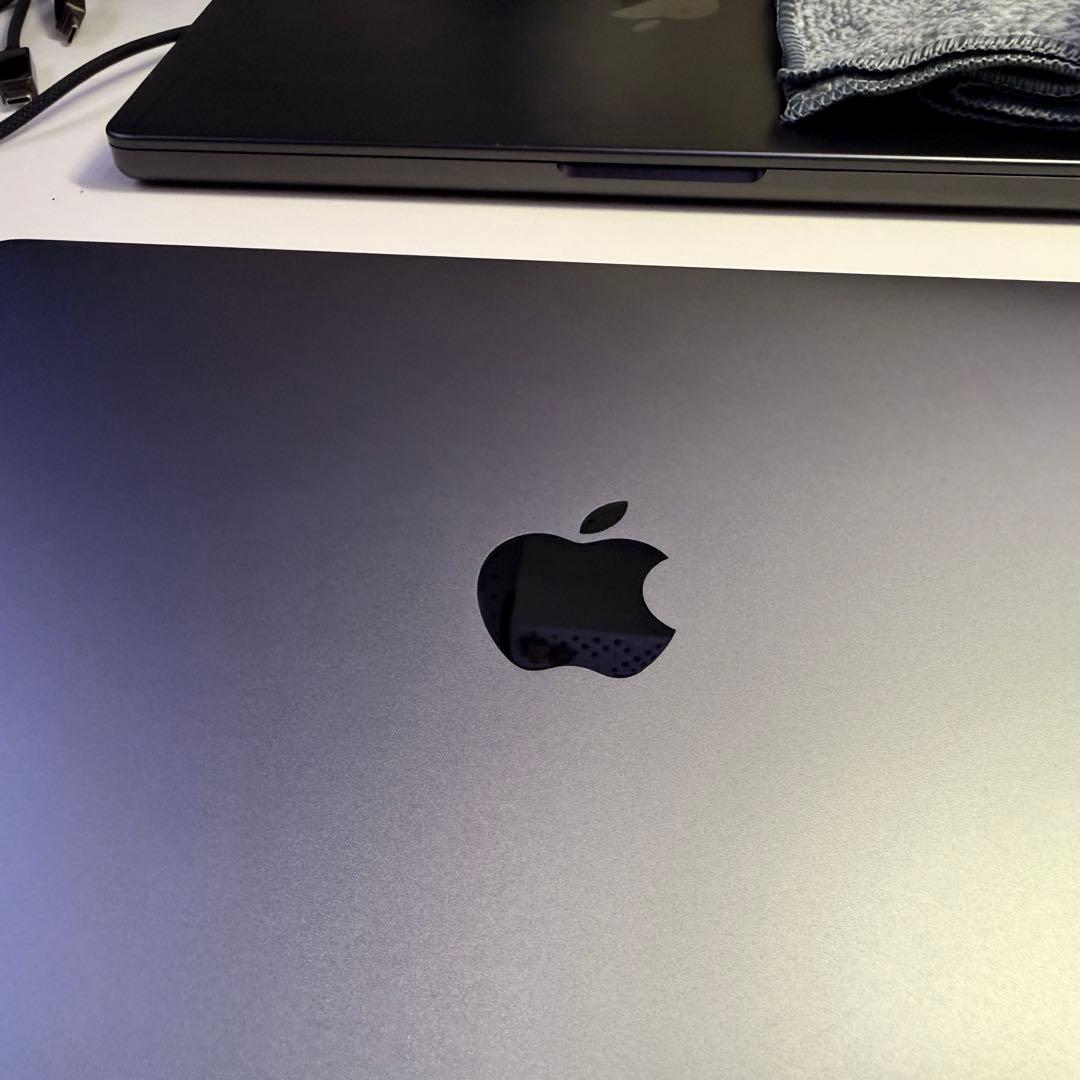 MacBookPro 2020 i7 メモリ32GB/512GB 新品同様品