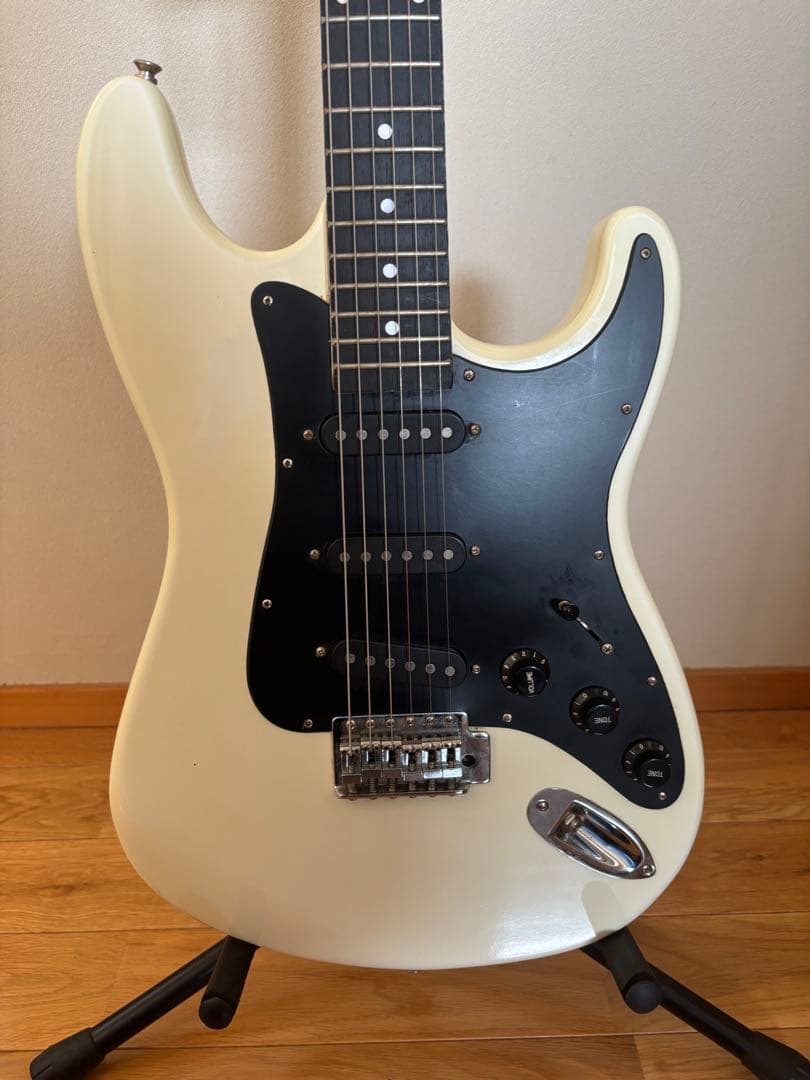 【送料無料】FLYSTAR／エレキギターストラトキャスタータイプ アイボリー