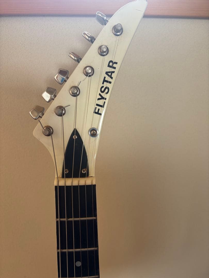 【送料無料】FLYSTAR／エレキギターストラトキャスタータイプ アイボリー