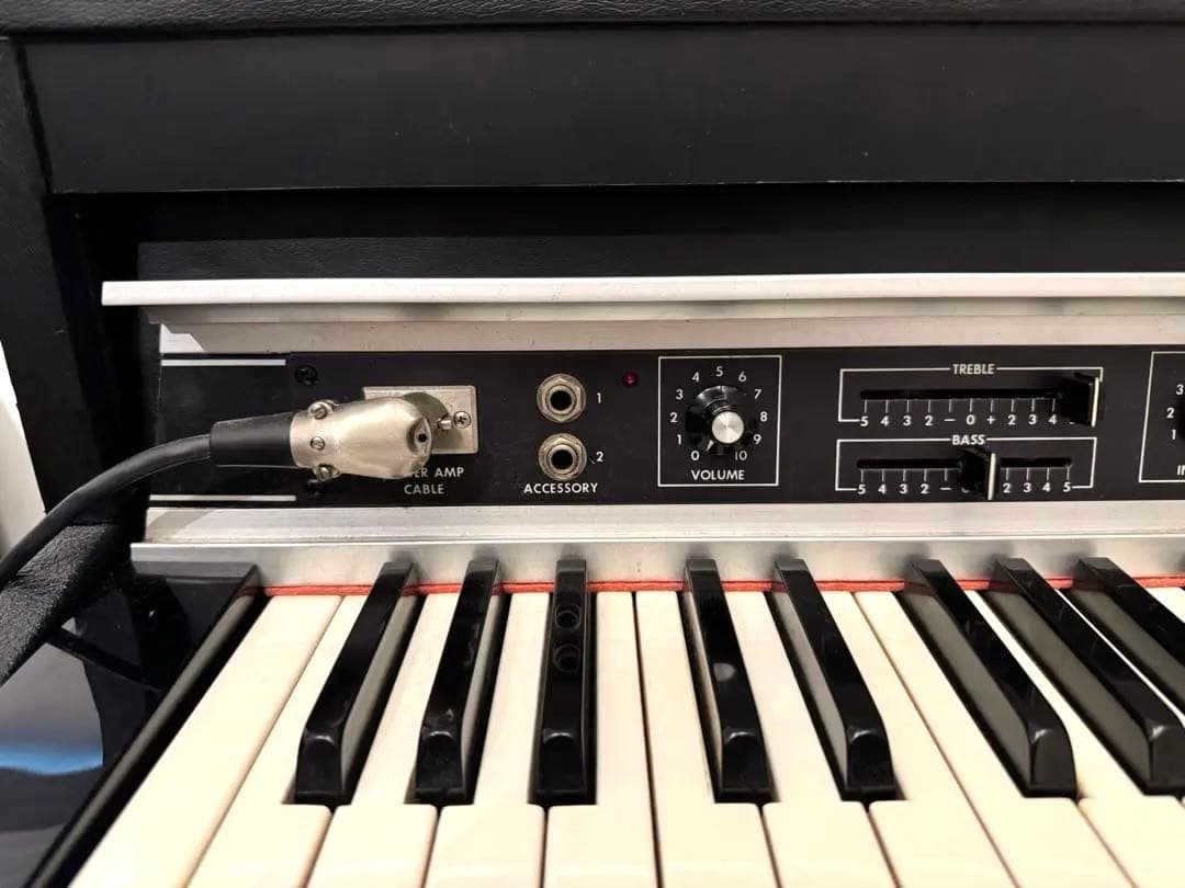 【送料込み】Rhodes Mk.II Suitcase 73鍵 木製鍵盤