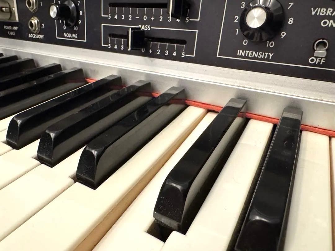 【送料込み】Rhodes Mk.II Suitcase 73鍵 木製鍵盤