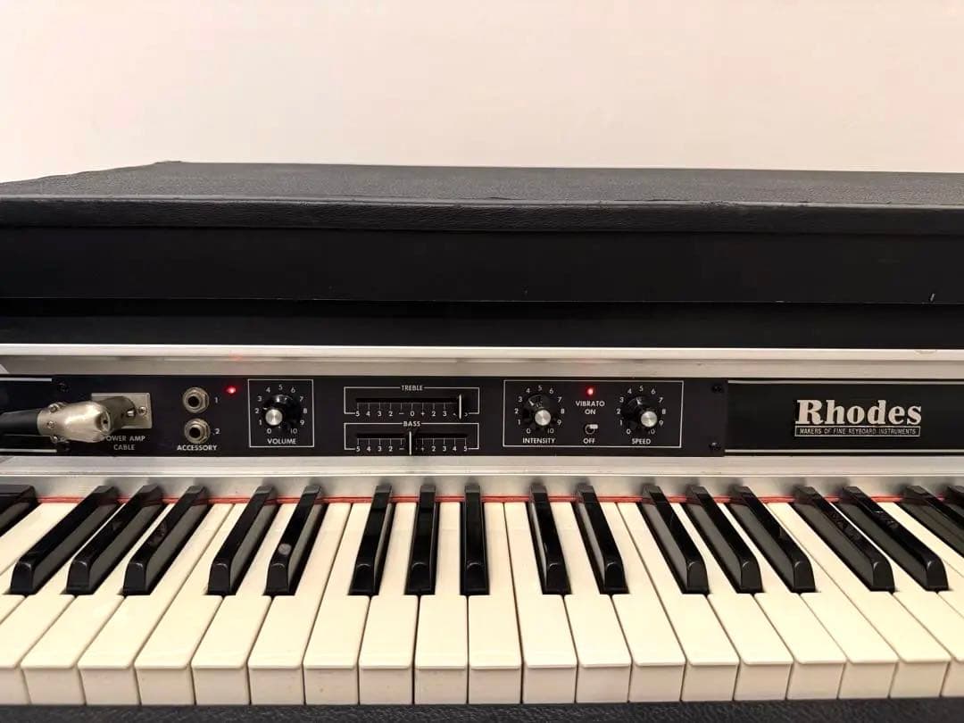 【送料込み】Rhodes Mk.II Suitcase 73鍵 木製鍵盤