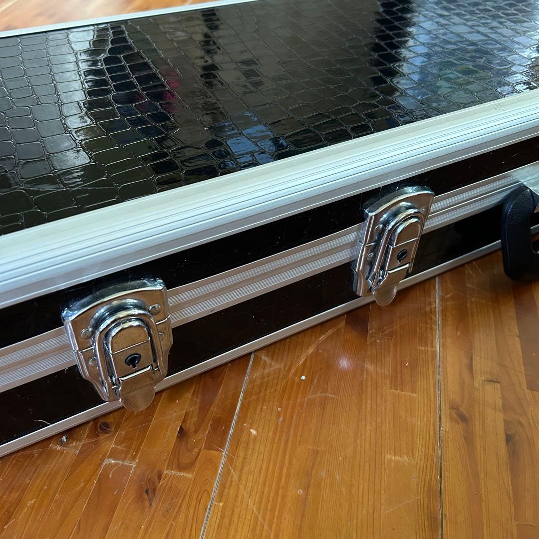 ◼️宮古島から◼️沖縄三線用◼️高級アルミハードケース◼️新品定価24200円◼️中古美品