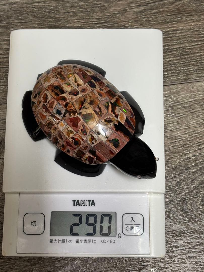 オパールの亀型置物