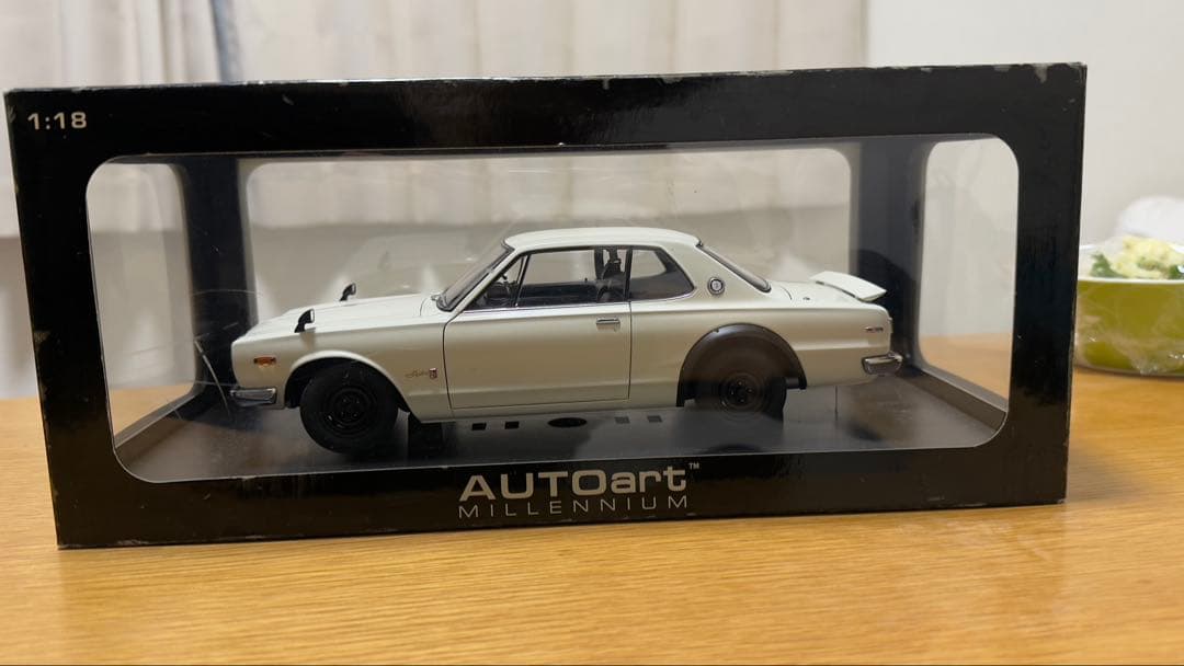 オートアート 1/18 スカイライン GT-R (KPGC10) ホワイト