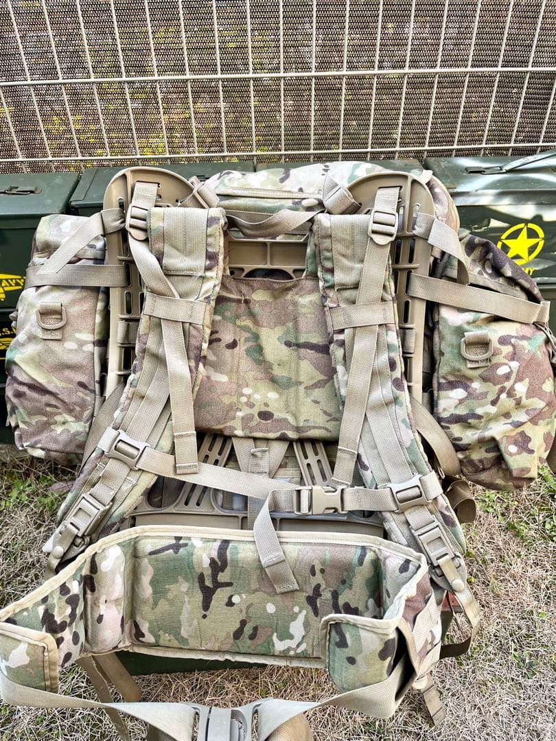 米軍放出品 ラージ リュックサック マルチカム MOLLE II フルセット
