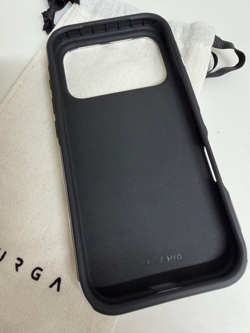 BURGA iPhone 17 Pro ケース (Spot On)