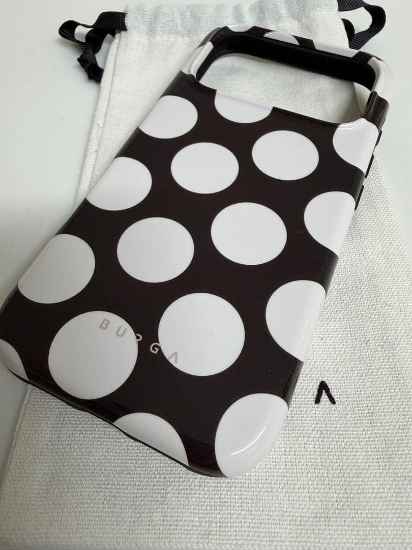BURGA iPhone 17 Pro ケース (Spot On)