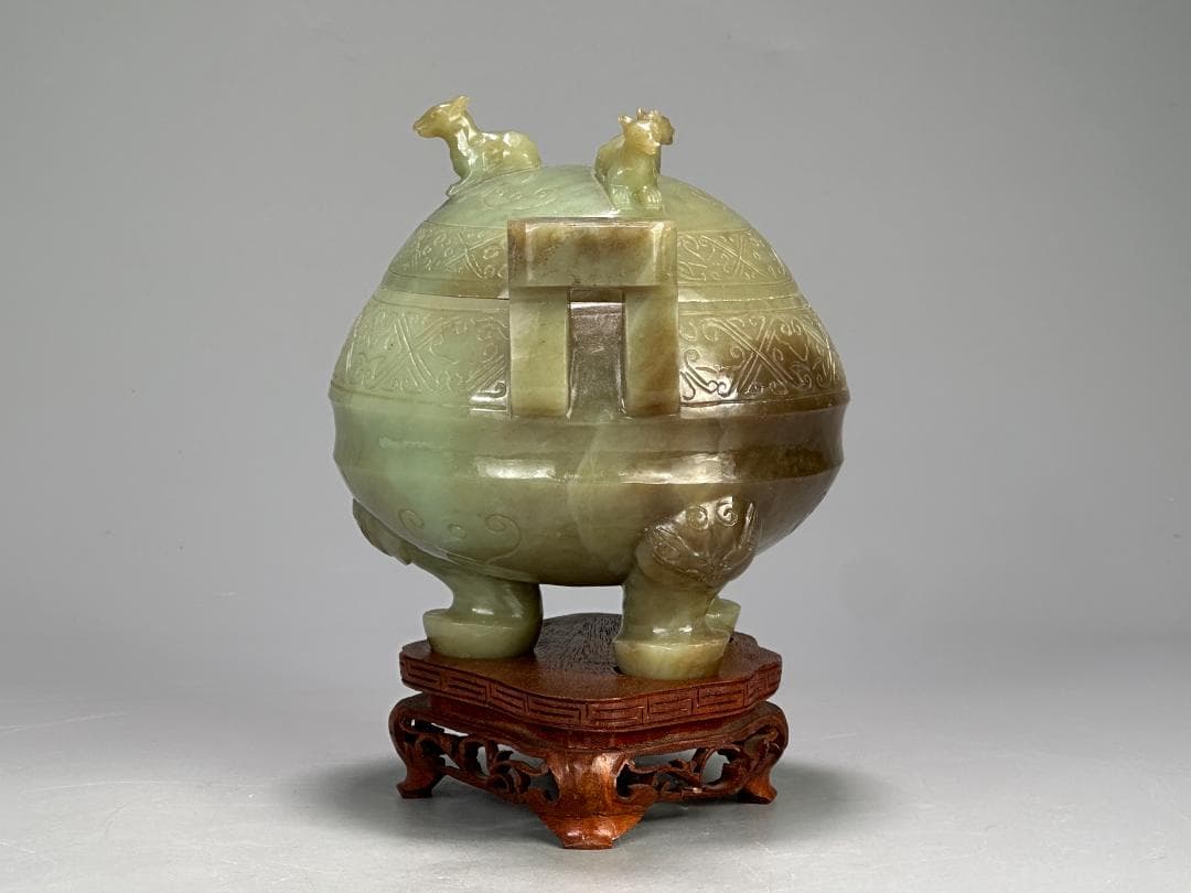 UM4-1中国美術　玉石製　青玉鼎式香炉　置物　時代物　唐物