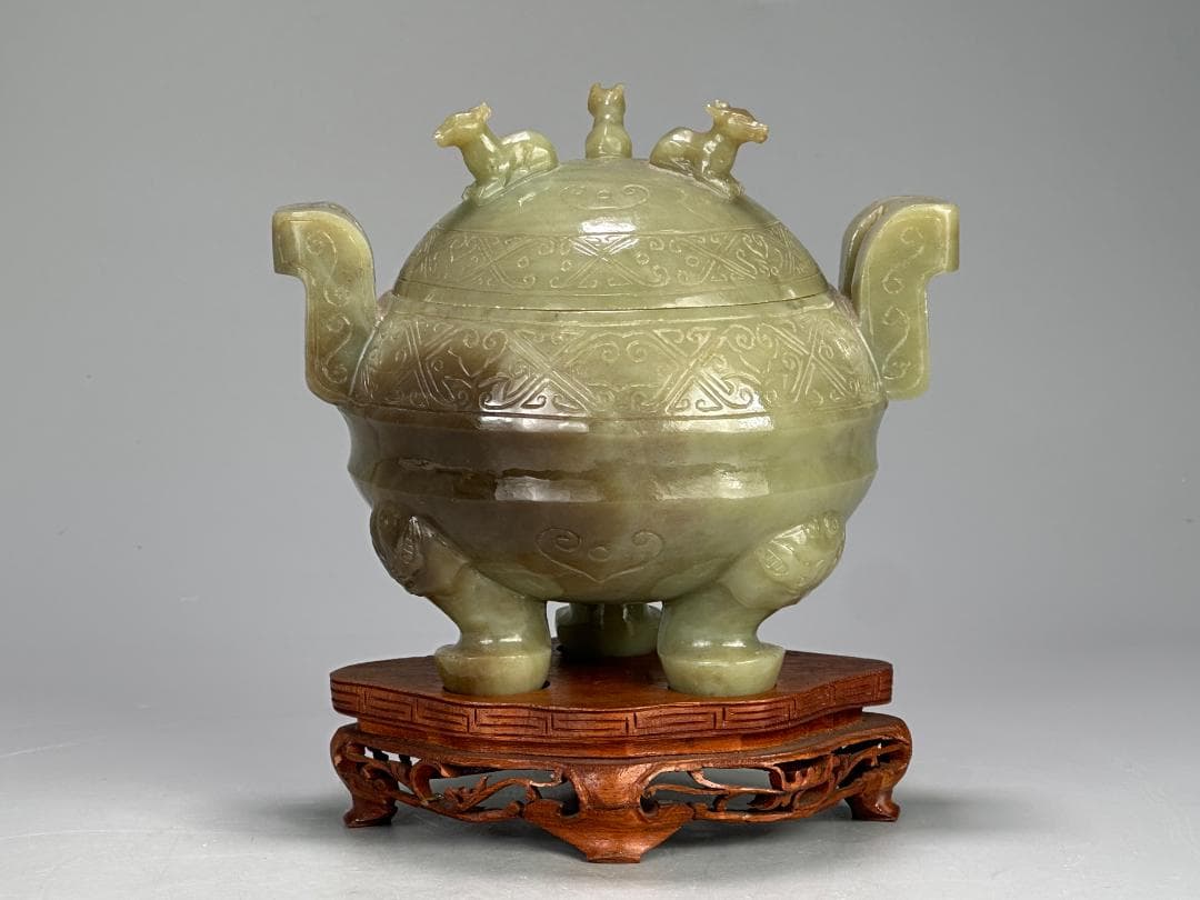 UM4-1中国美術　玉石製　青玉鼎式香炉　置物　時代物　唐物