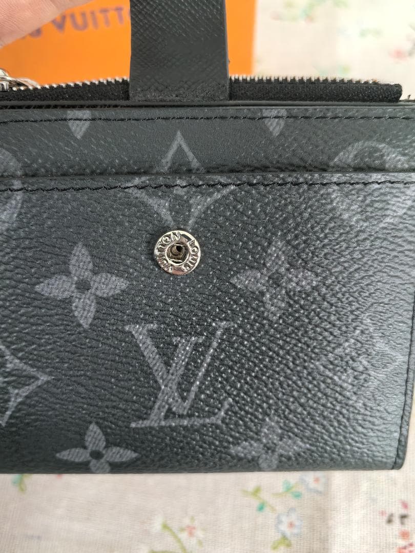 クラシック 暗めの柄 モノグラム 二つ折り財布多カードポケットジップ式小銭入れ