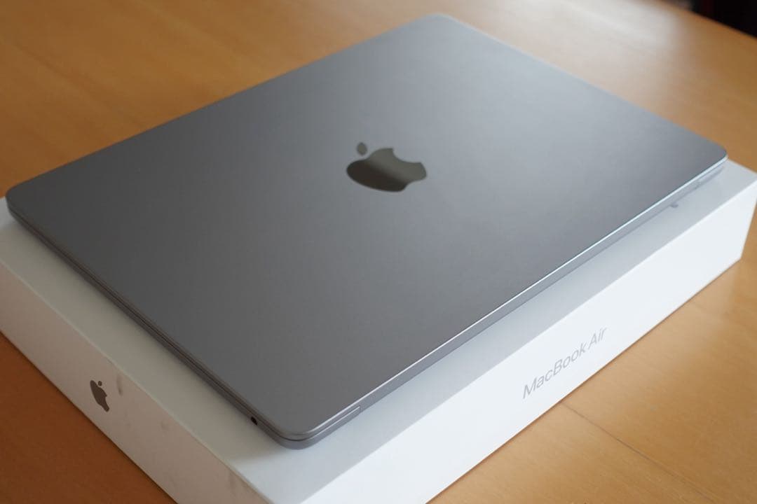 MacBook Air M3スペースグレー