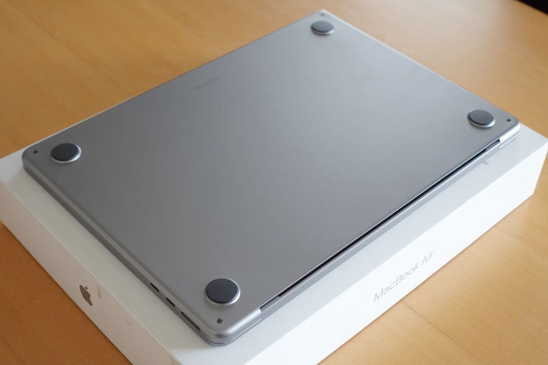 MacBook Air M3スペースグレー